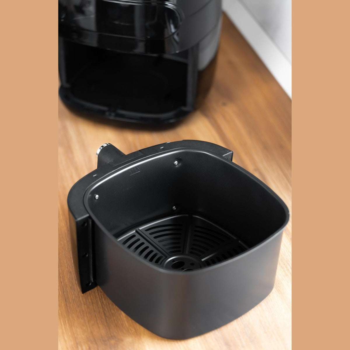 AirFryer без масло с горещ въздух, 7 програми, 5.2 литра, 1350W, cooltouch дръжка, таймер 60мин, LED, Touch, 200°C, 360°