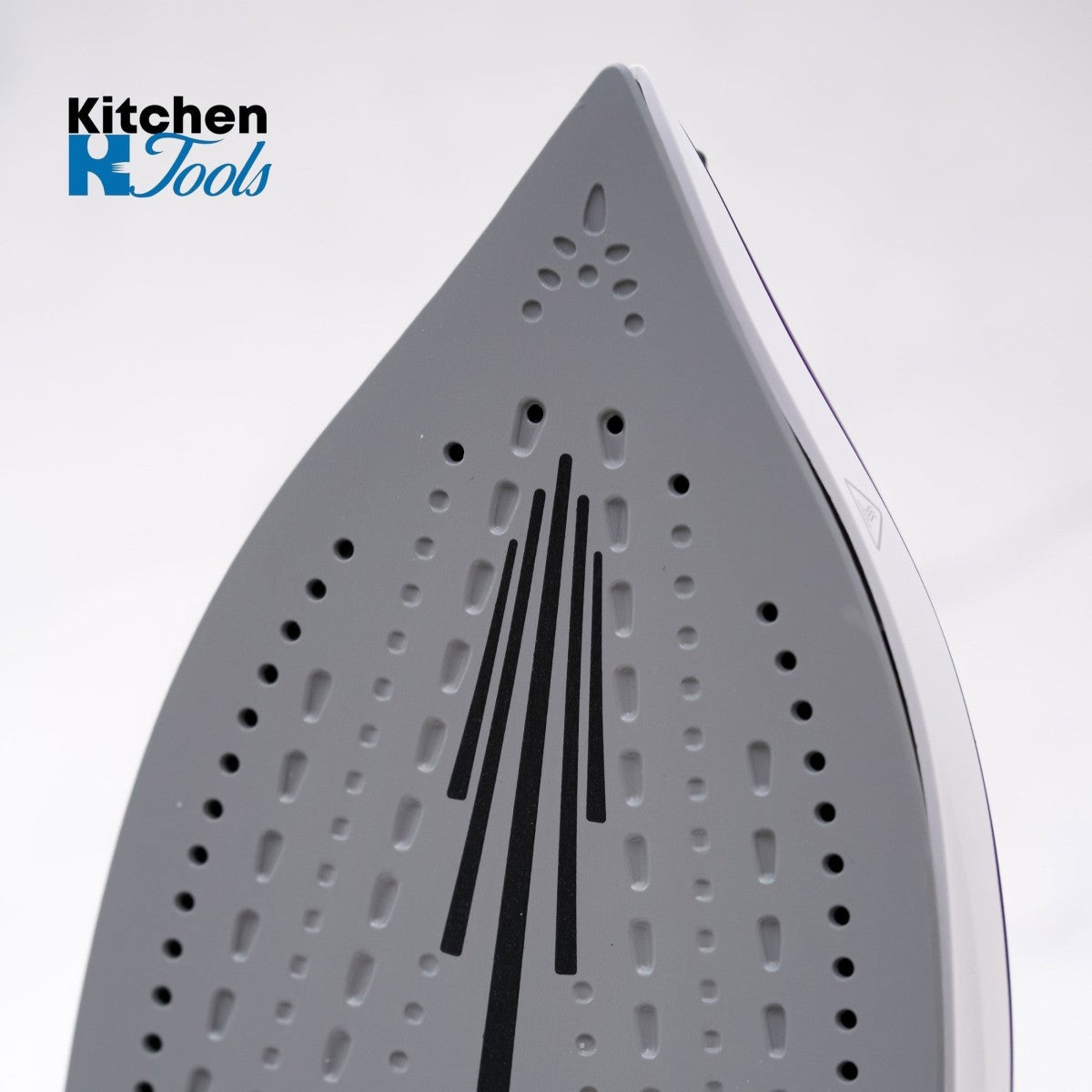 Самопочистваща се парна ютия Voltz, 2400W, контрол на парата, керамика, лилава