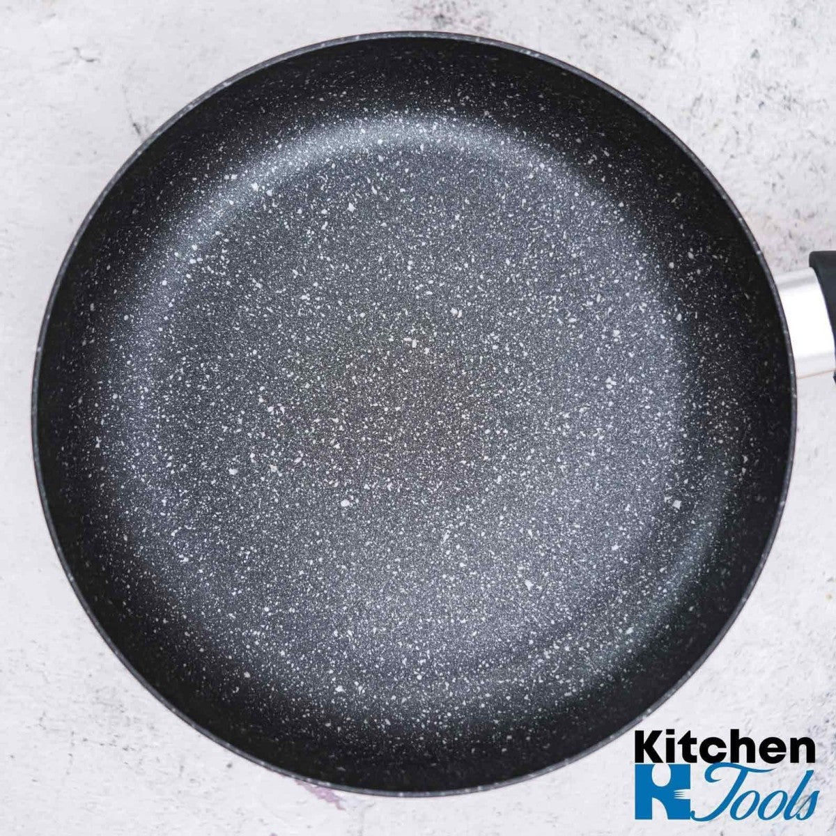 Алуминиев тиган, 20x4,3 см, мраморна вътрешност, дебелина 2,5 мм, бакелитна дръжка, включително индукция