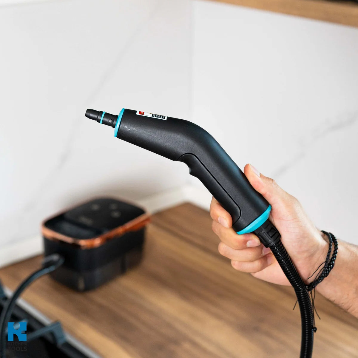 Парочистачка Oliver Voltz, 1500W, 4 бара, 1.25 л, 6 степени, Дезинфекция, Аксесоари, Черен/Розово Злато