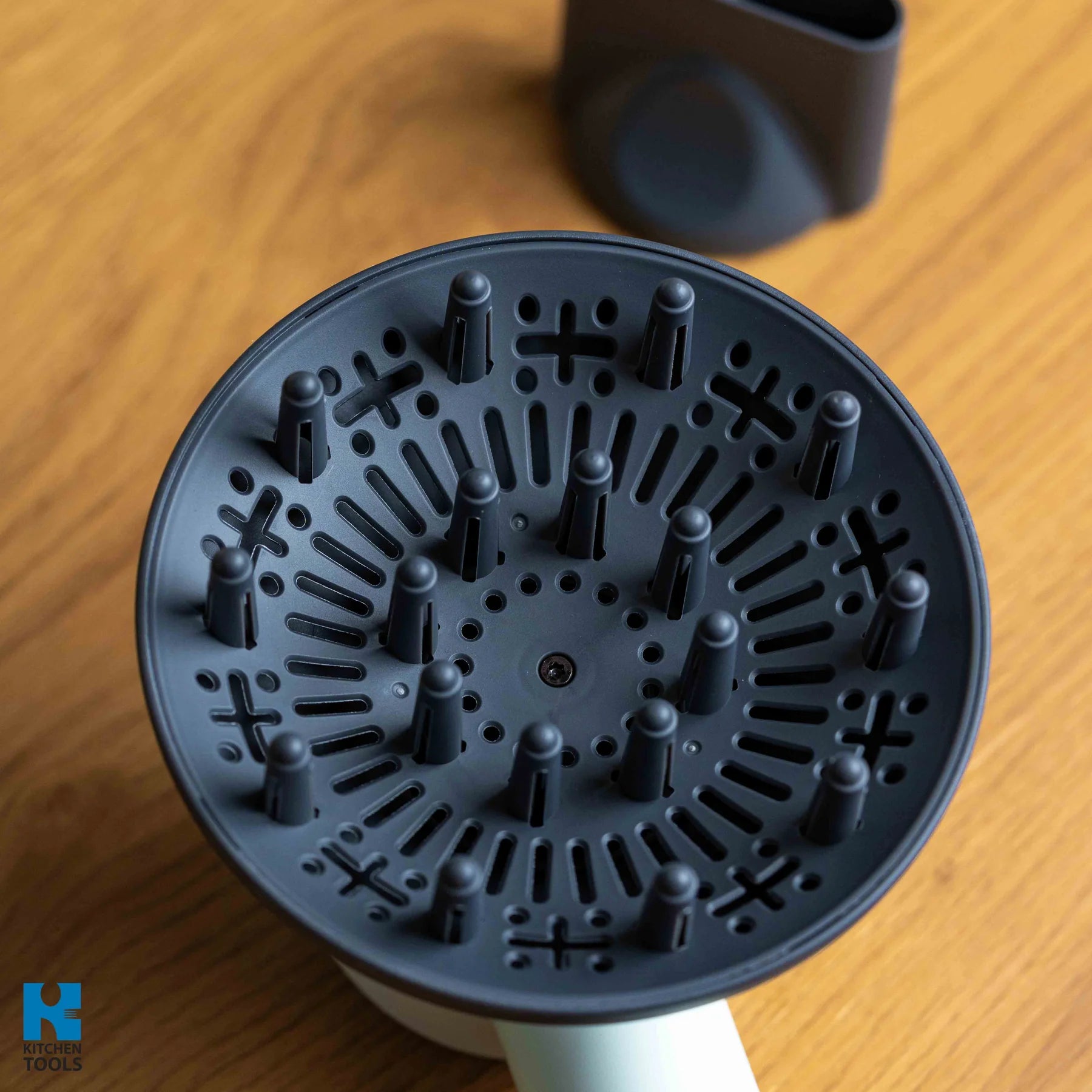 Професионален сешоар, 1400W, BLDC мотор, 3 скорости, 3 температурни настройки, магнитни аксесоари, Oliver Voltz, Син