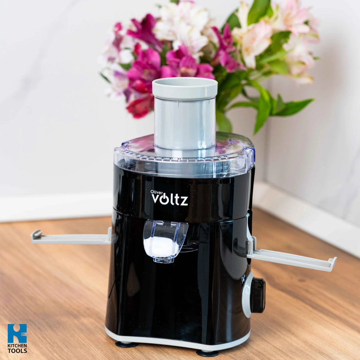 Сокоизстисквачка Oliver Voltz OV51160C, 400W, 600 мл, 2 степени, Голям отвор, Контейнер за отпадъци, Тиха, Черна