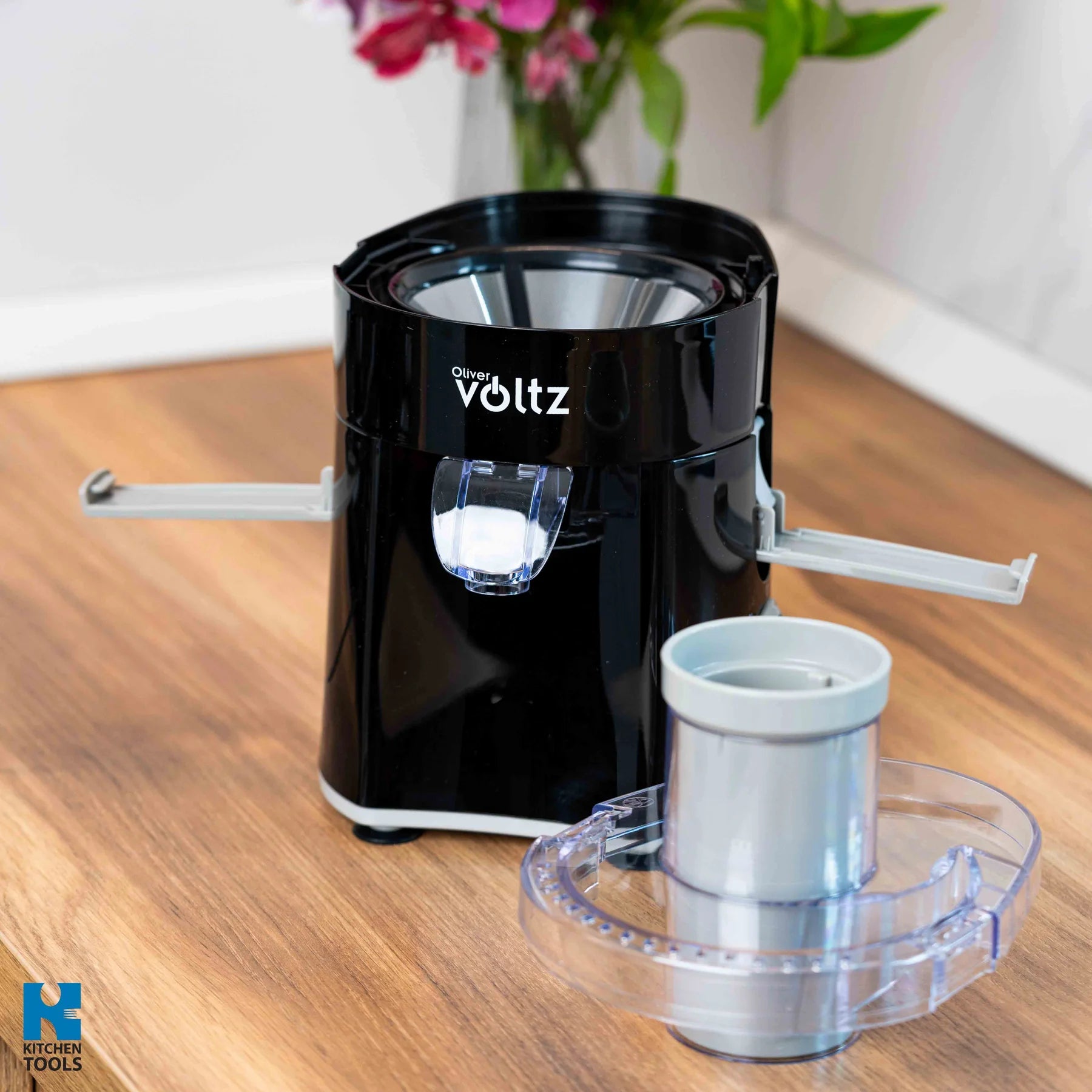 Сокоизстисквачка Oliver Voltz OV51160C, 400W, 600 мл, 2 степени, Голям отвор, Контейнер за отпадъци, Тиха, Черна
