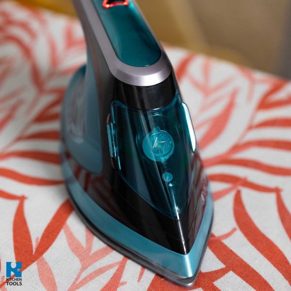 Уред за гладене с пара 2в1 Oliver Voltz OV51051C, 1800 W, 180 мл, Вертикално гладене, Термостат, Авто.изключване, Тюркоаз