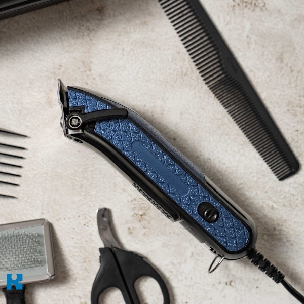 Машинка за подстригване на домашни любимци, 7W, 4 гребена, керамични ножчета, кутия за съхранение, Oliver Voltz, черна