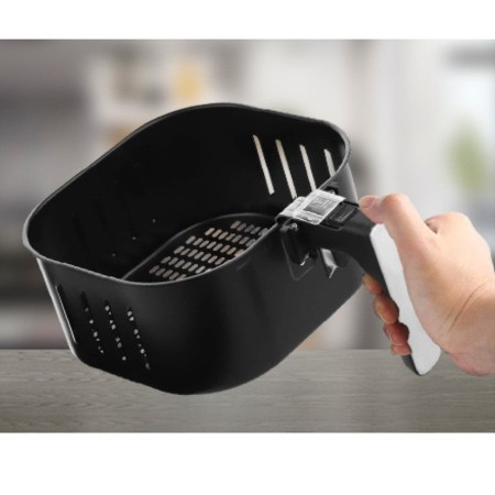 Airfryer 8 в 1, 1800W, 7.7 литра, 80°C - 200°C, 60 мин. таймер, LED екран, 8 програми, Oliver Voltz, черен
