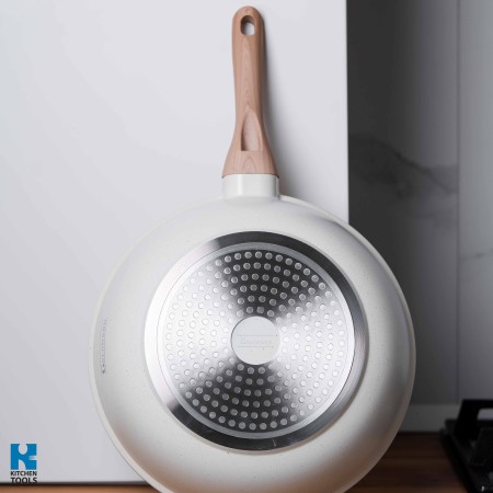 Уок тиган Goldmann, лят алуминий, 30x9.5 см, термоустойчив капак, керамично покритие, мека дръжка, Крем