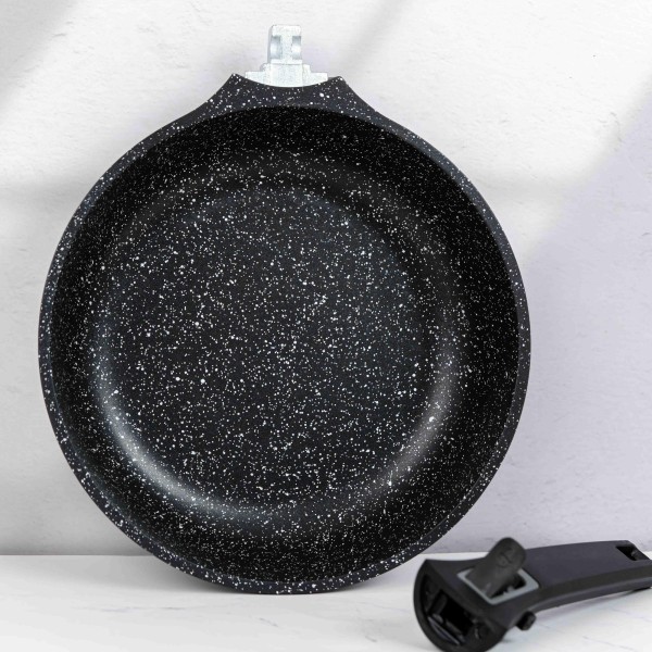 Тиган с подвижна дръжка, 24 см - Bohmann