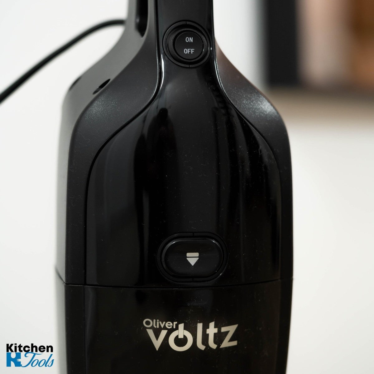 Прахосмукачка 2 в 1, 800W, контейнер за 2000ml, 5-метров кабел, Oliver Voltz, черна